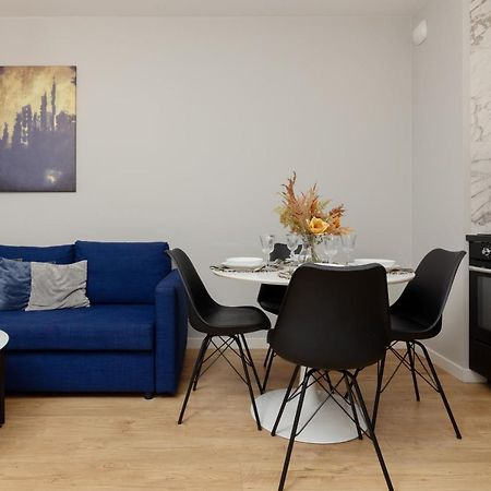 Modern Apartment With Balcony Mokotow Business Centre By Noclegi Renters Варшава Екстер'єр фото